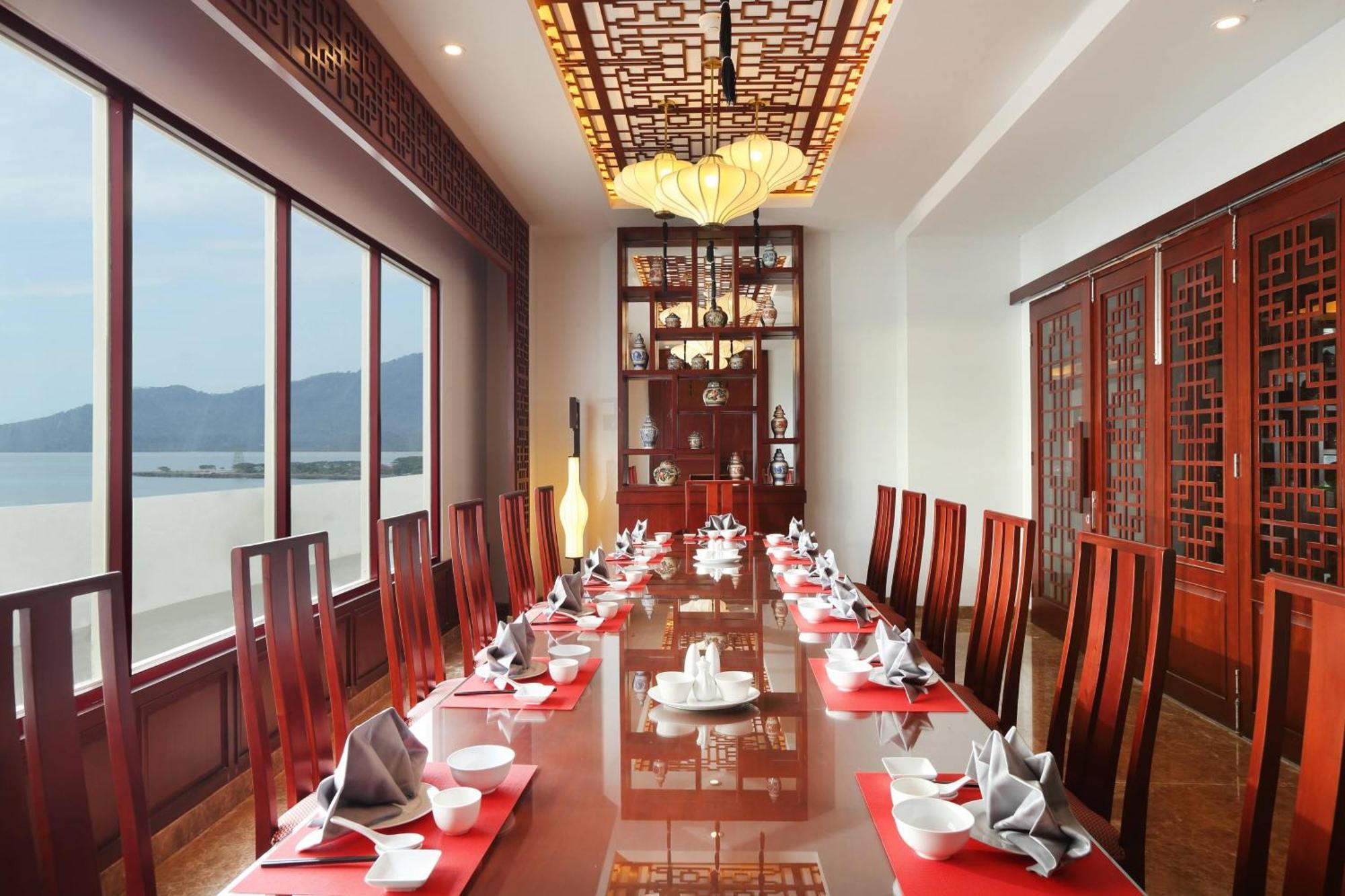 Four Points By Sheraton Manado Ngoại thất bức ảnh
