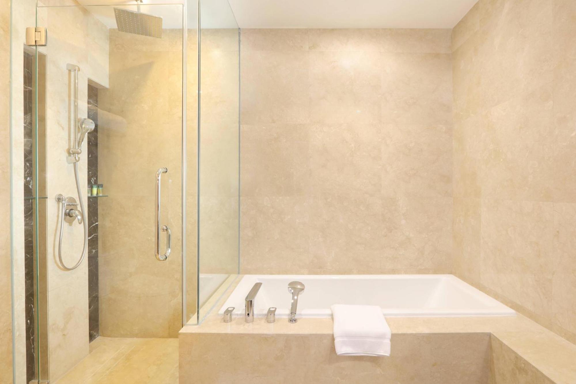 Four Points By Sheraton Manado Ngoại thất bức ảnh